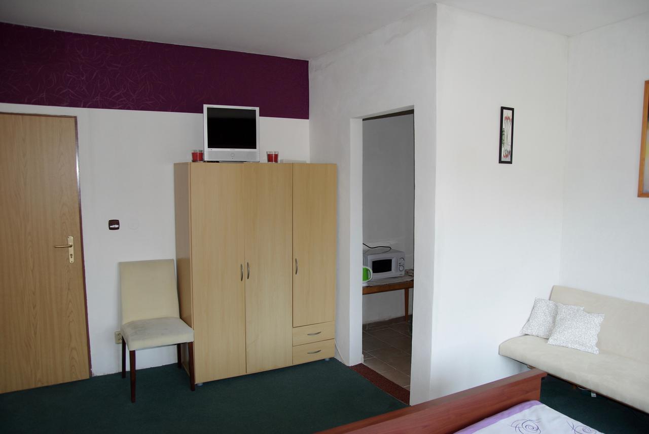 Hostel Humpolec Esterno foto
